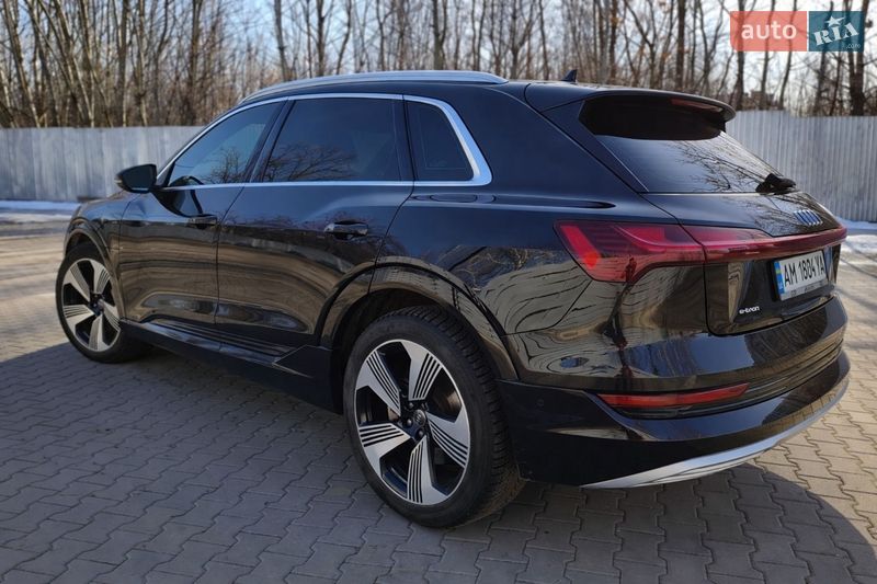 Позашляховик / Кросовер Audi e-tron 2019 в Києві фото 5 Позашляховик / Кросовер Audi e-tron 2019 в Києві