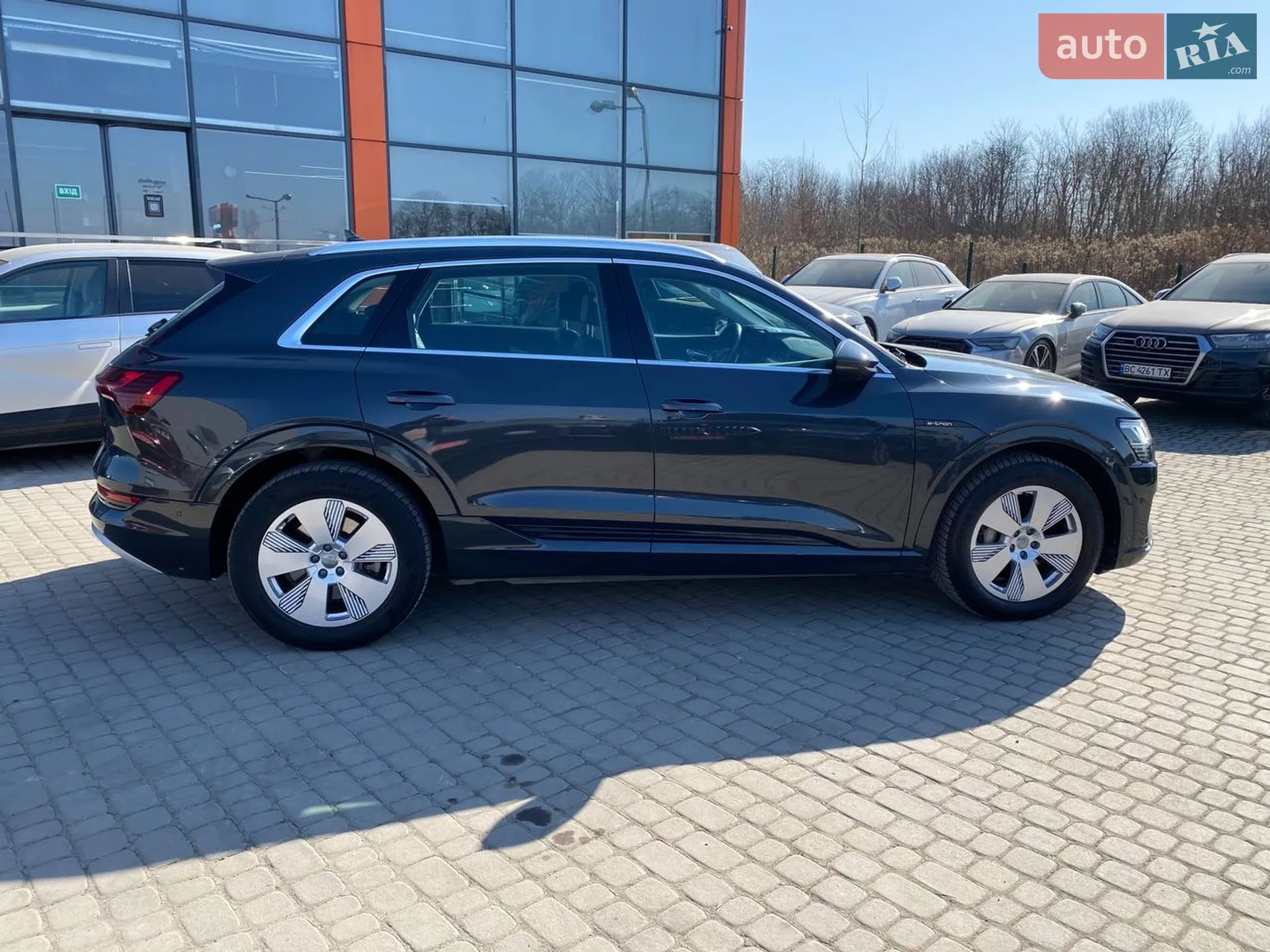 2021 Audi e-tron - мініатюра 10