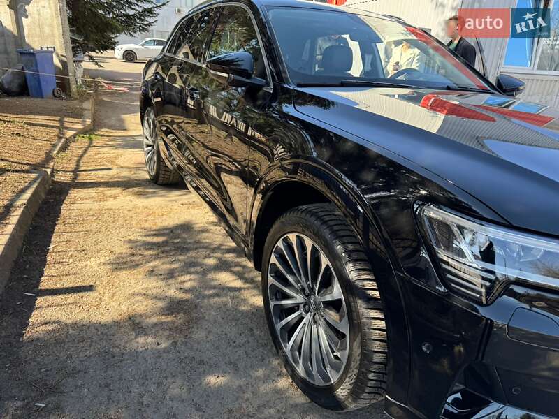 Внедорожник / Кроссовер Audi e-tron 2019 в Львове