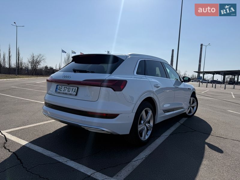 Внедорожник / Кроссовер Audi e-tron 2019 в Кривом Роге фото 19 Внедорожник / Кроссовер Audi e-tron 2019 в Кривом Роге