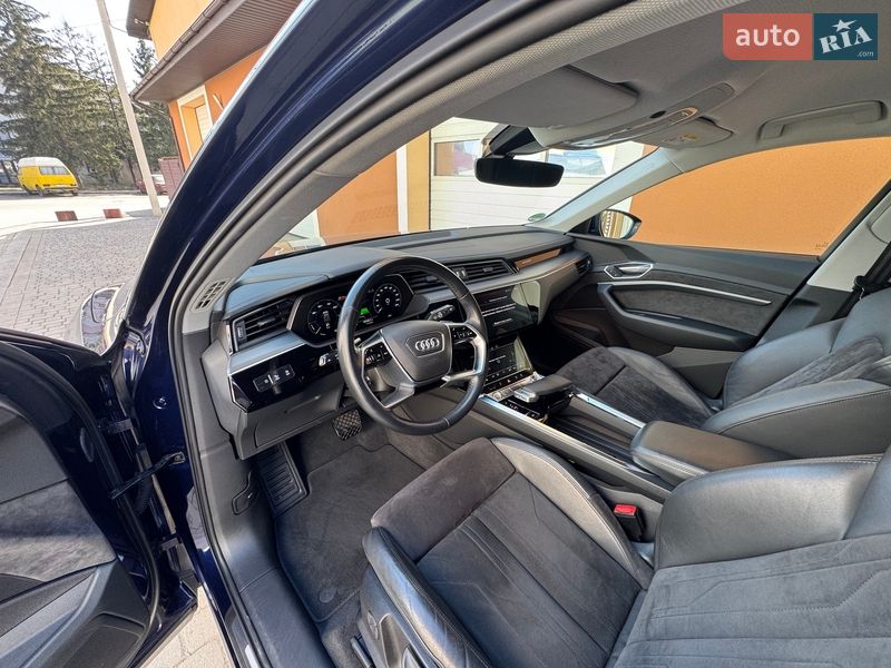 Позашляховик / Кросовер Audi e-tron 2020 в Івано-Франківську