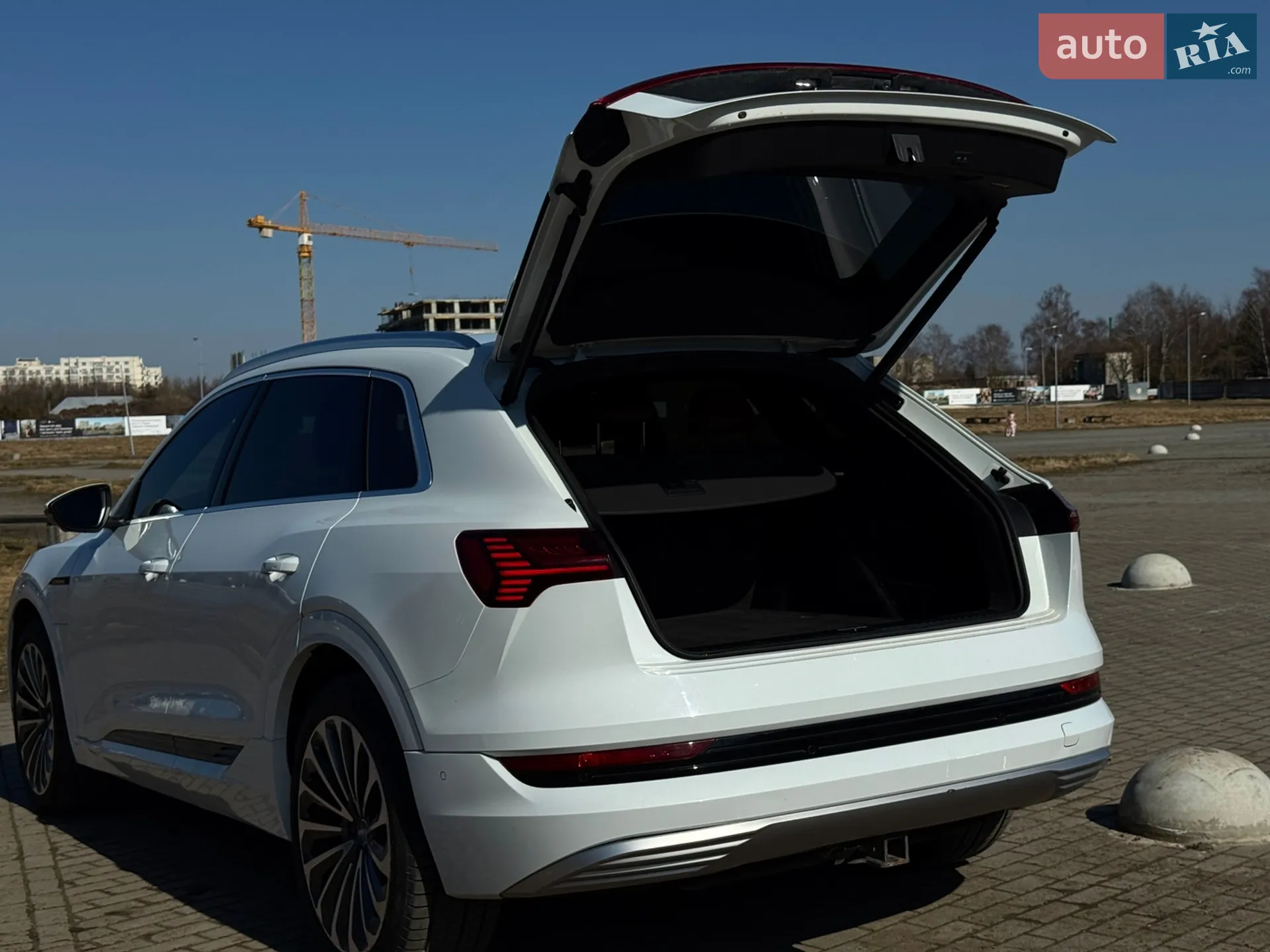 2019 Audi e-tron - мініатюра 39