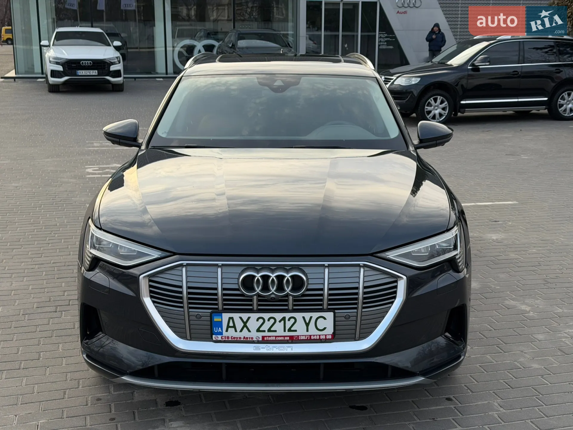2019 Audi e-tron - мініатюра 2