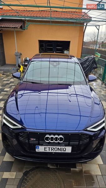 Позашляховик / Кросовер Audi e-tron 2020 в Нерубайське