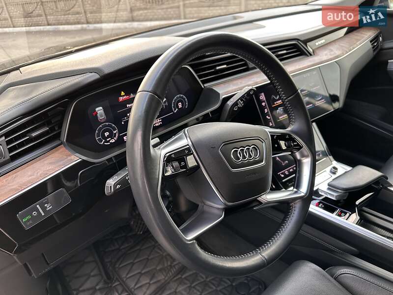 Внедорожник / Кроссовер Audi e-tron 2019 в Запорожье