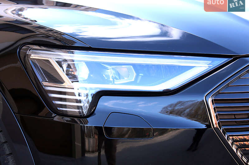 Позашляховик / Кросовер Audi e-tron 2021 в Вінниці