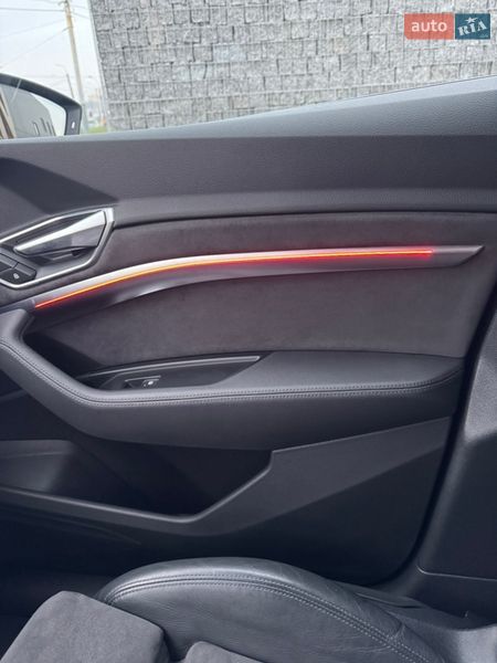 Позашляховик / Кросовер Audi e-tron 2019 в Луцьку