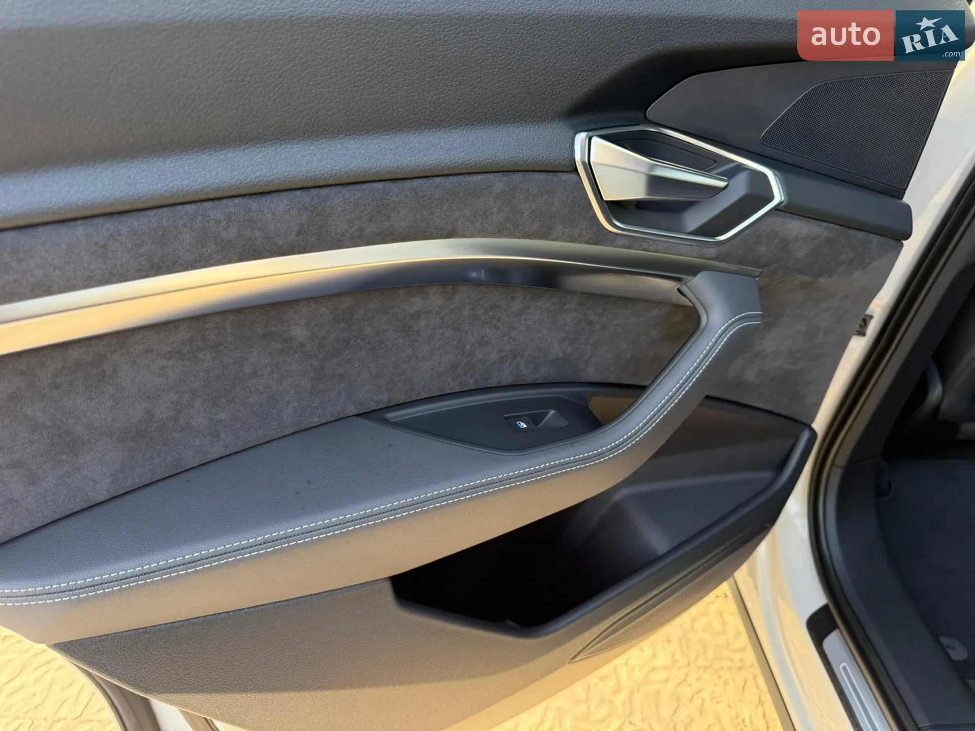 2019 Audi e-tron - мініатюра 23