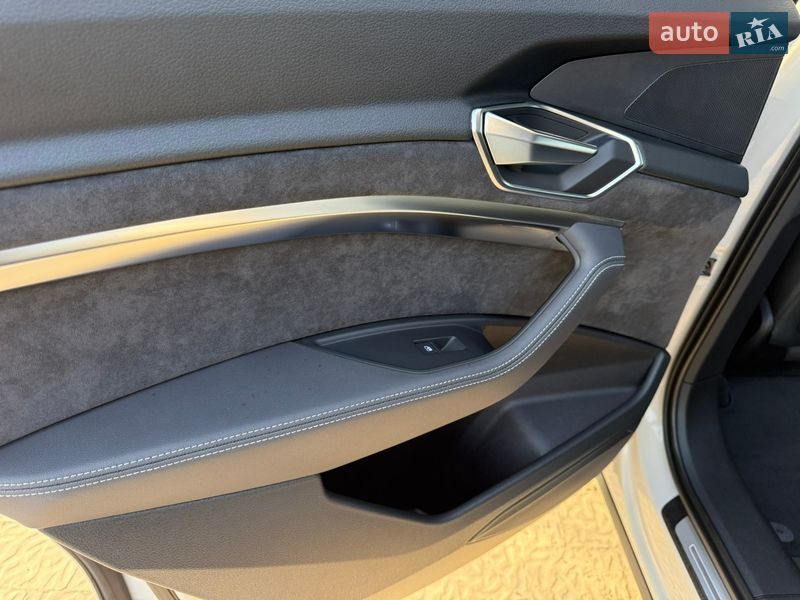 Позашляховик / Кросовер Audi e-tron 2019 в Чернівцях фото 23 Позашляховик / Кросовер Audi e-tron 2019 в Чернівцях