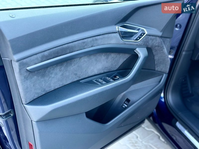 Внедорожник / Кроссовер Audi e-tron 2019 в Киеве фото 35 Внедорожник / Кроссовер Audi e-tron 2019 в Киеве