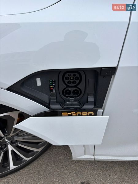 Внедорожник / Кроссовер Audi e-tron 2020 в Киеве