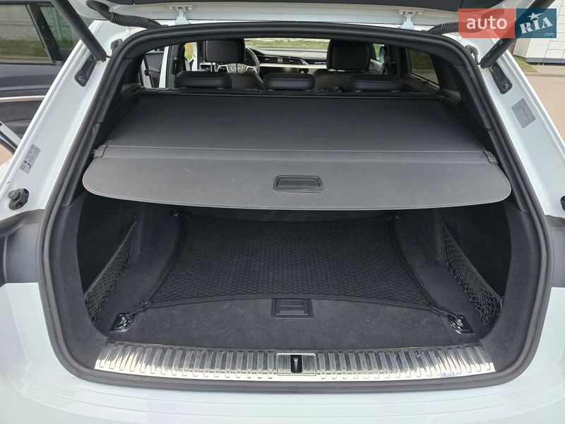 Позашляховик / Кросовер Audi e-tron 2019 в Києві