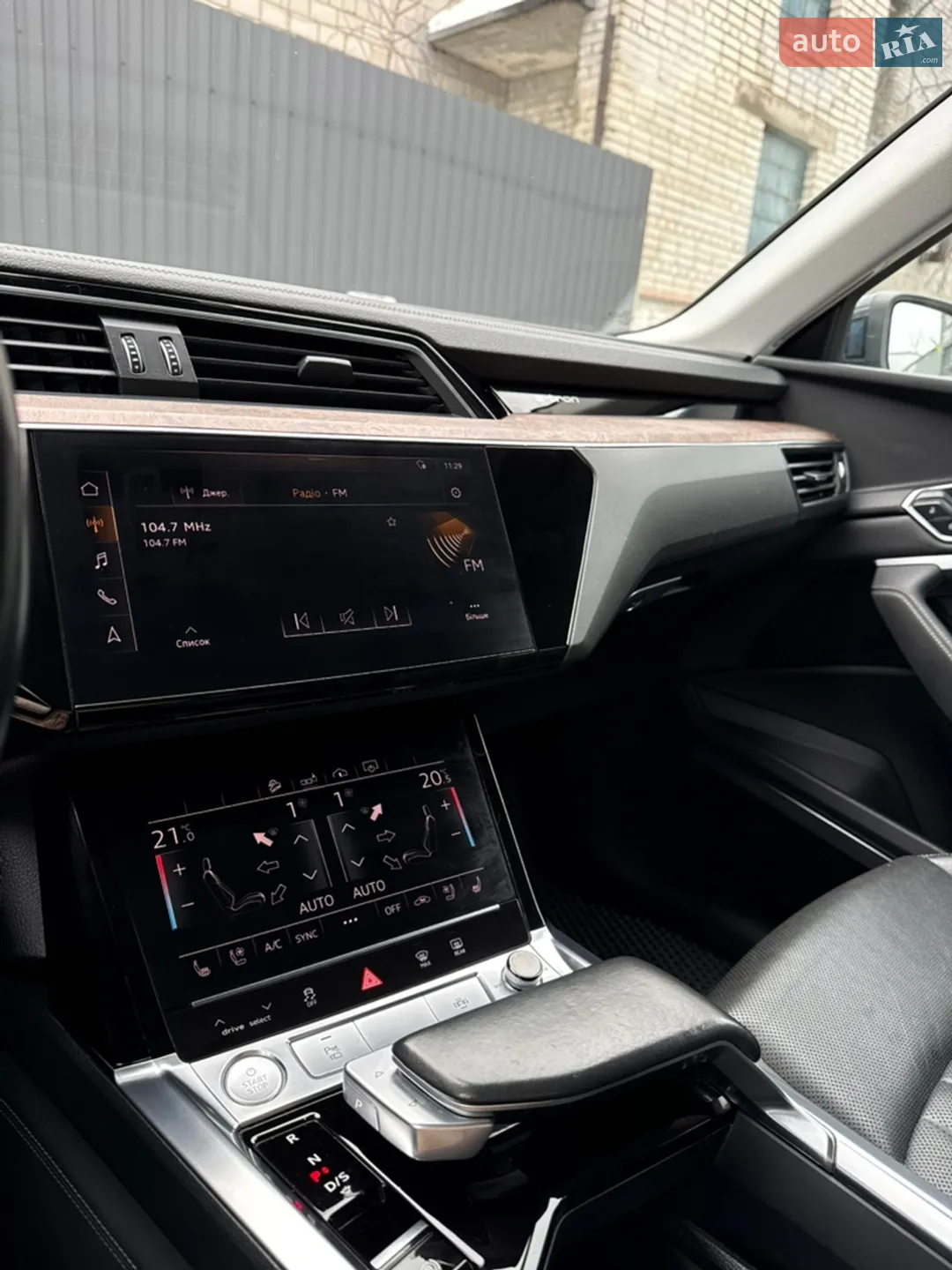 2019 Audi e-tron - мініатюра 28