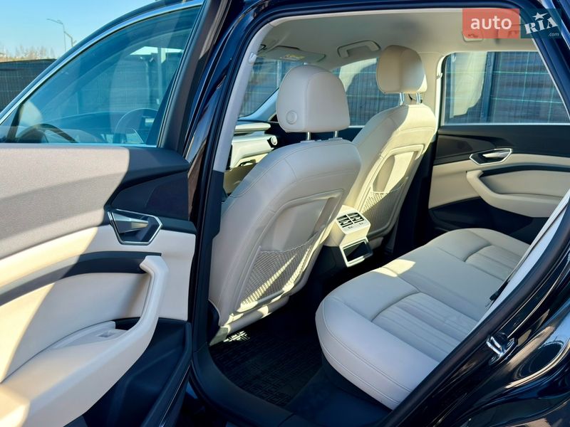 Внедорожник / Кроссовер Audi e-tron 2021 в Ровно