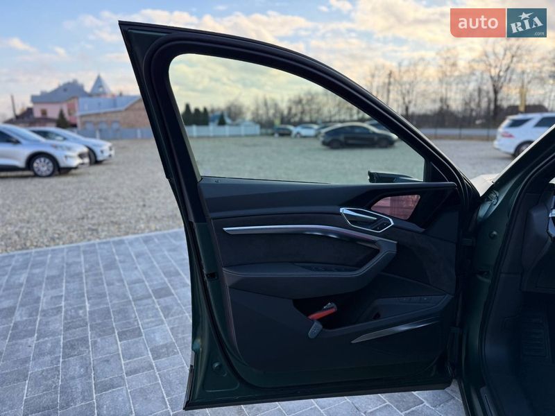 Внедорожник / Кроссовер Audi e-tron 2019 в Коломые