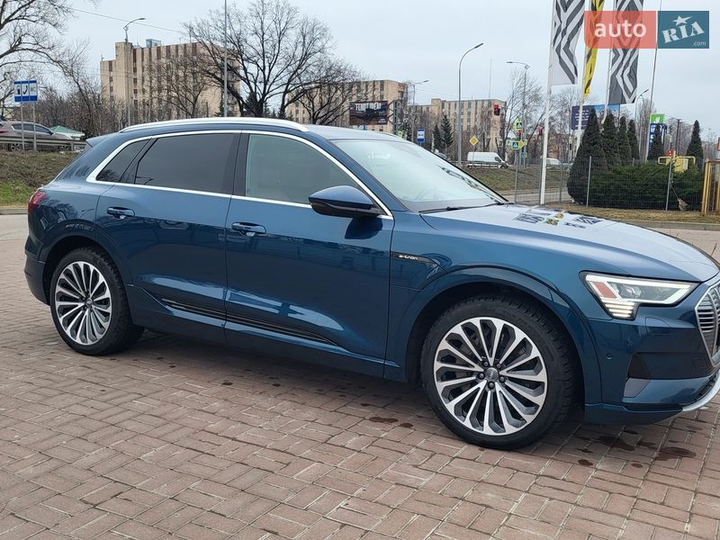 Позашляховик / Кросовер Audi e-tron 2019 в Полтаві