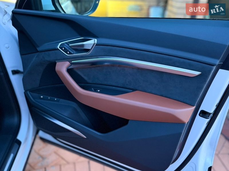 Внедорожник / Кроссовер Audi e-tron 2021 в Виннице фото 23 Внедорожник / Кроссовер Audi e-tron 2021 в Виннице