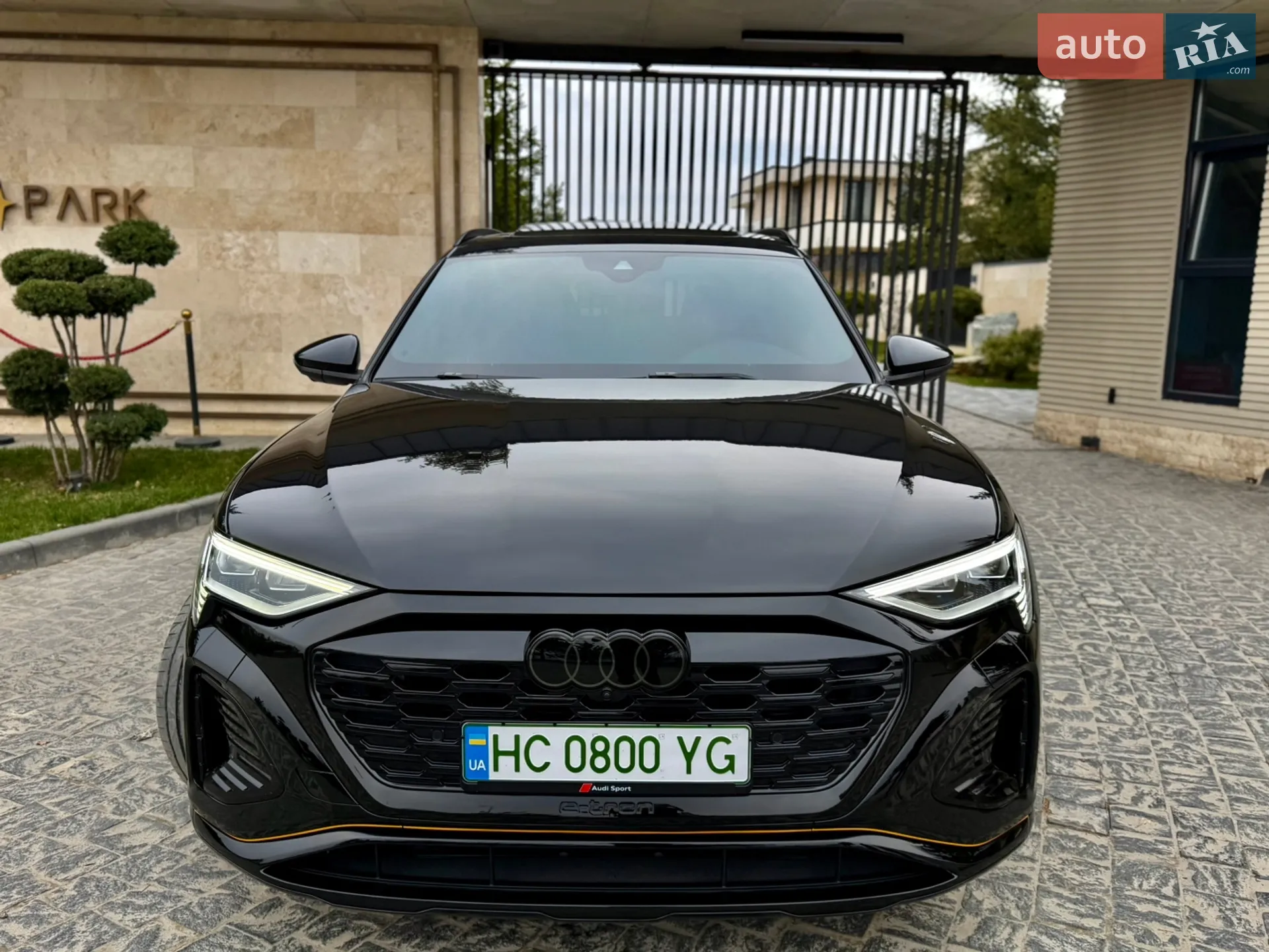 Audi e-tron 2019 VIN WA1LAAGE5KB014477 фото оголошення 7 з 44
