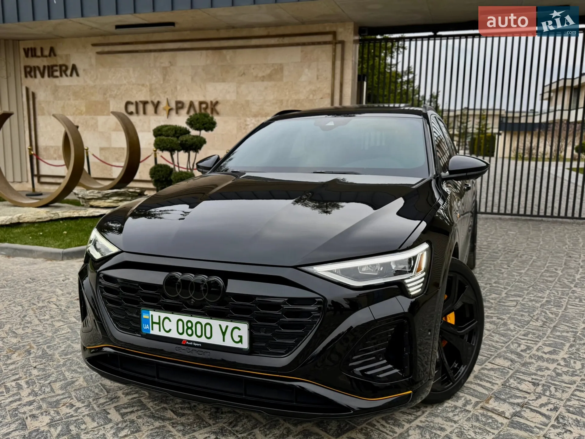 Audi e-tron 2019 VIN WA1LAAGE5KB014477 фото оголошення 8 з 44