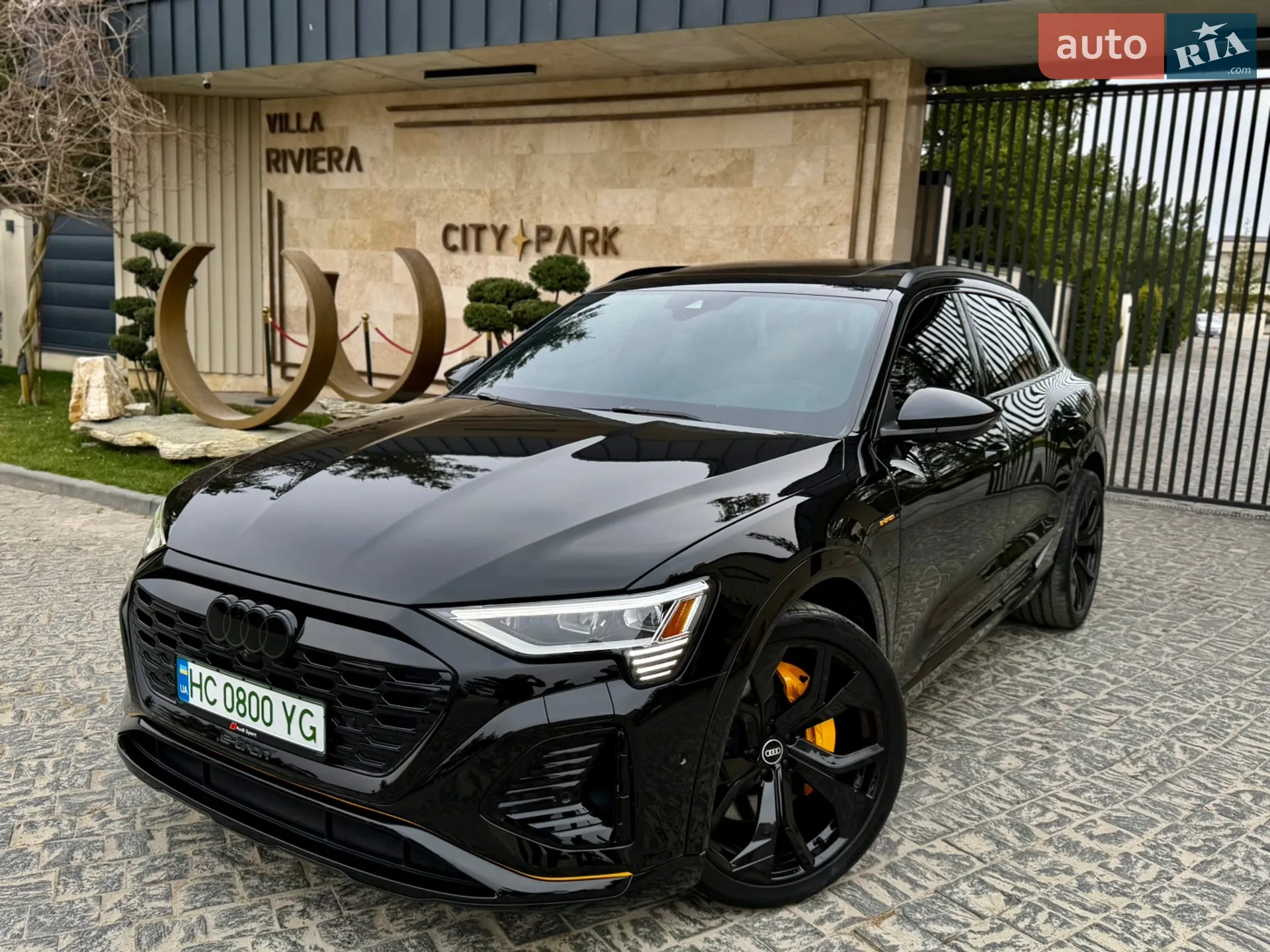 Audi e-tron 2019 VIN WA1LAAGE5KB014477 фото оголошення 10 з 44