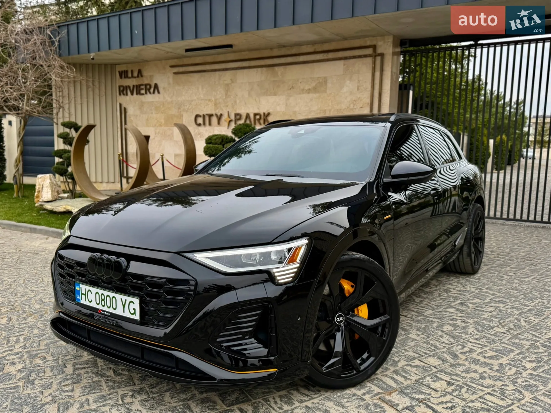 Audi e-tron 2019 VIN WA1LAAGE5KB014477 фото оголошення 11 з 44