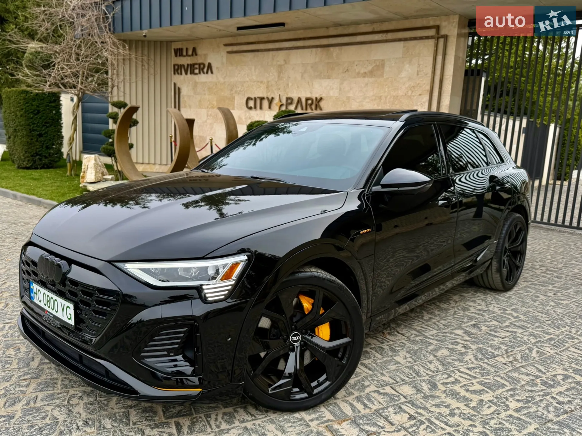 Audi e-tron 2019 VIN WA1LAAGE5KB014477 фото оголошення 12 з 44