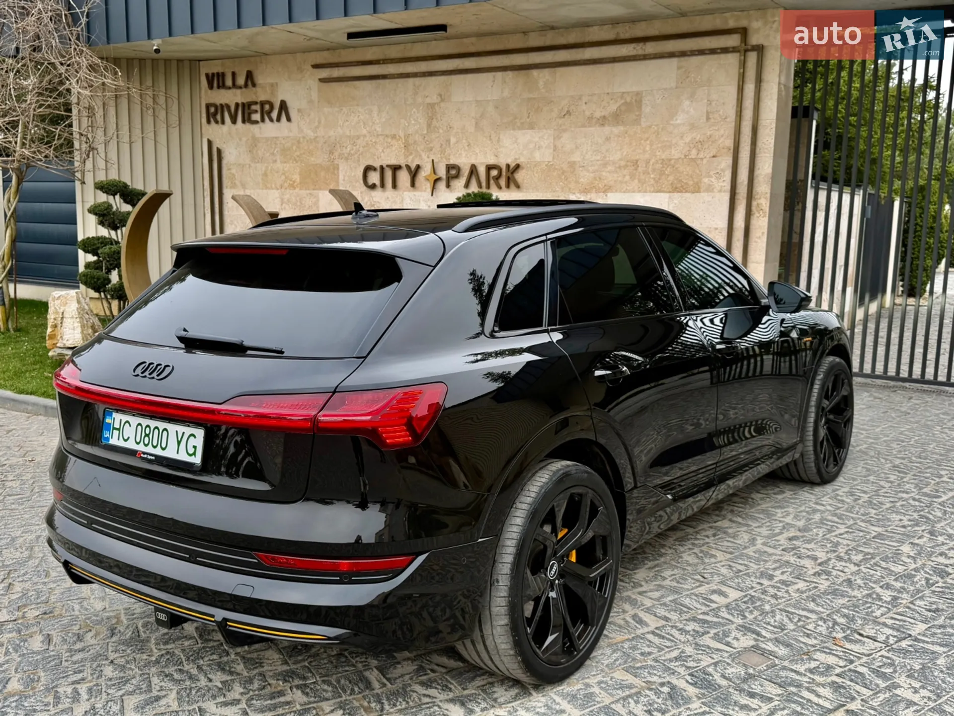 Audi e-tron 2019 VIN WA1LAAGE5KB014477 фото оголошення 19 з 44