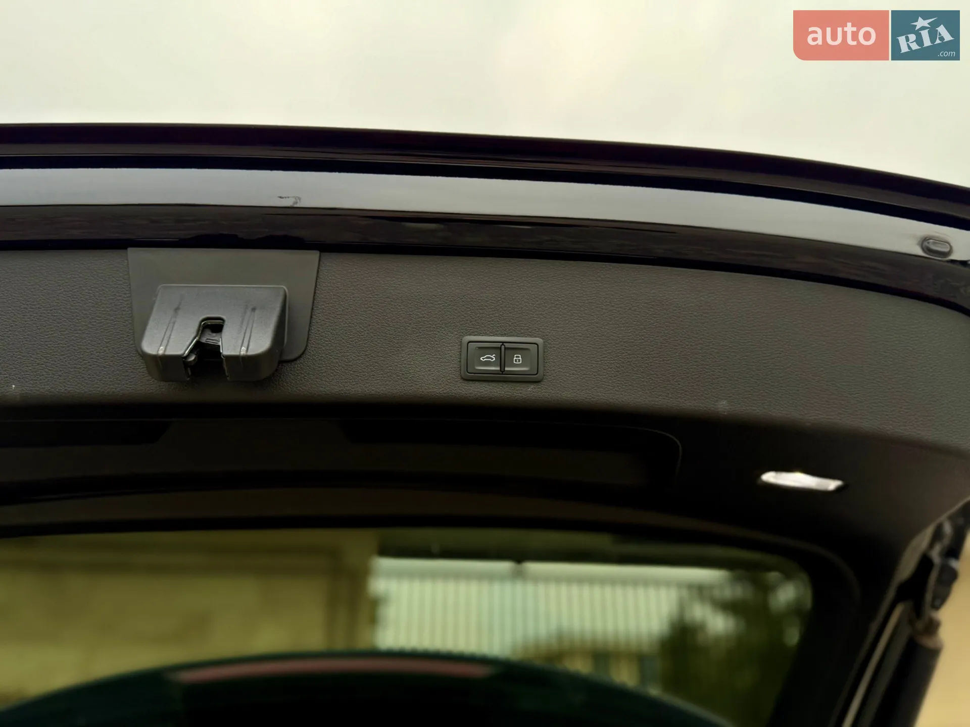 Audi e-tron 2019 VIN WA1LAAGE5KB014477 фото оголошення 23 з 44