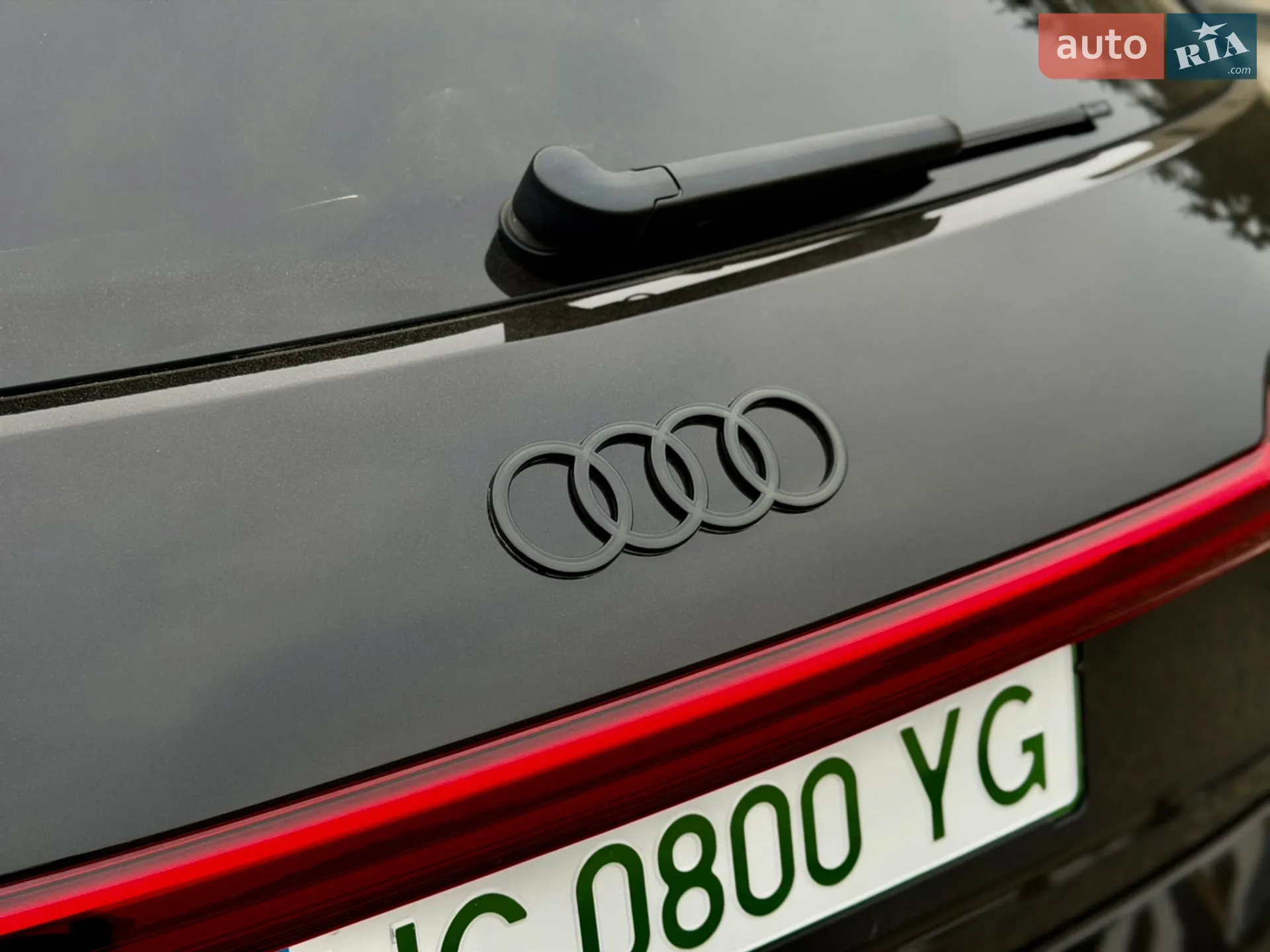 Audi e-tron 2019 VIN WA1LAAGE5KB014477 фото оголошення 24 з 44