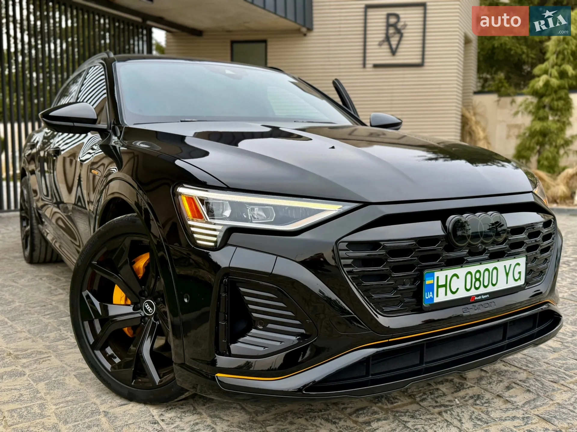 Audi e-tron 2019 VIN WA1LAAGE5KB014477 фото оголошення 27 з 44
