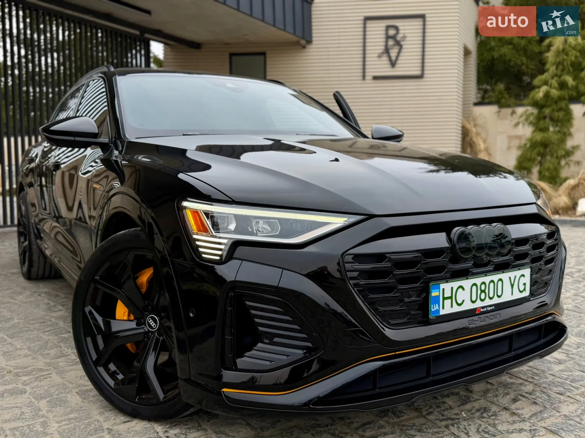 Audi e-tron 2019 VIN WA1LAAGE5KB014477 фото оголошення 28 з 44