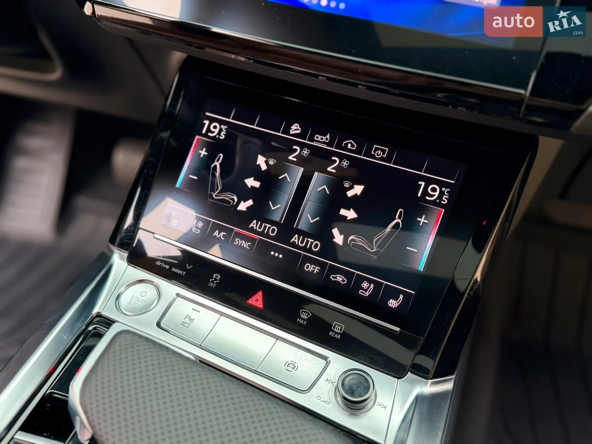 Audi e-tron 2019 VIN WA1LAAGE5KB014477 фото оголошення 42 з 44