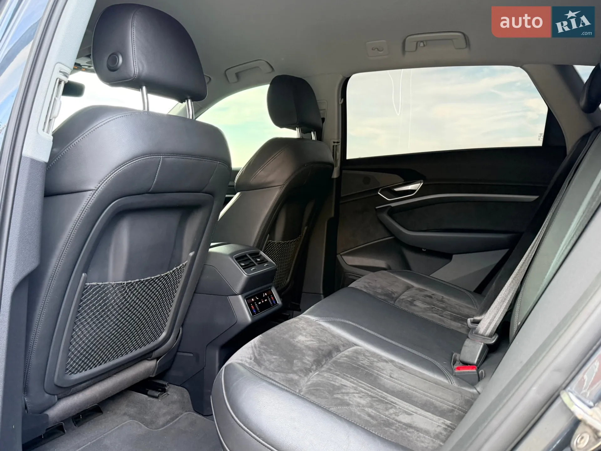 2020 Audi e-tron - мініатюра 26