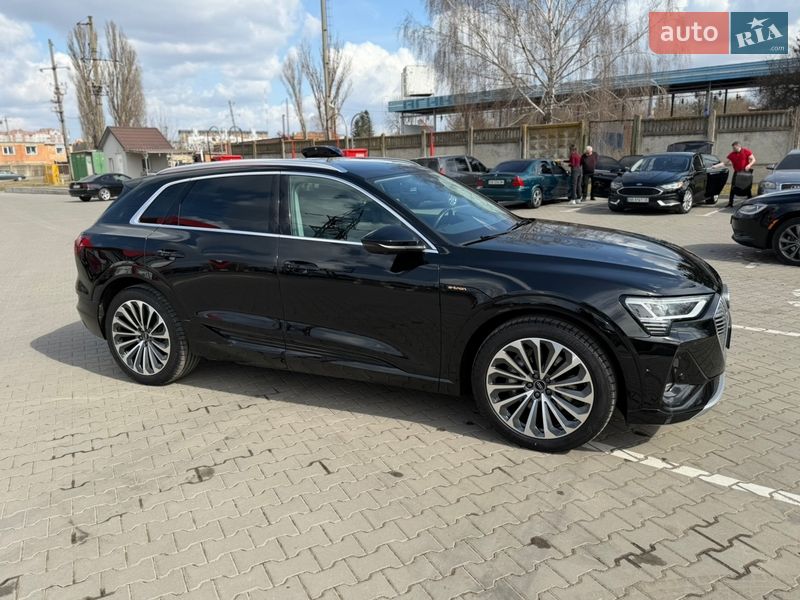 Внедорожник / Кроссовер Audi e-tron 2022 в Виннице фото 3 Внедорожник / Кроссовер Audi e-tron 2022 в Виннице