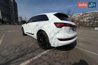 Позашляховик / Кросовер Audi e-tron 2022 в Києві