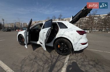 Позашляховик / Кросовер Audi e-tron 2022 в Києві