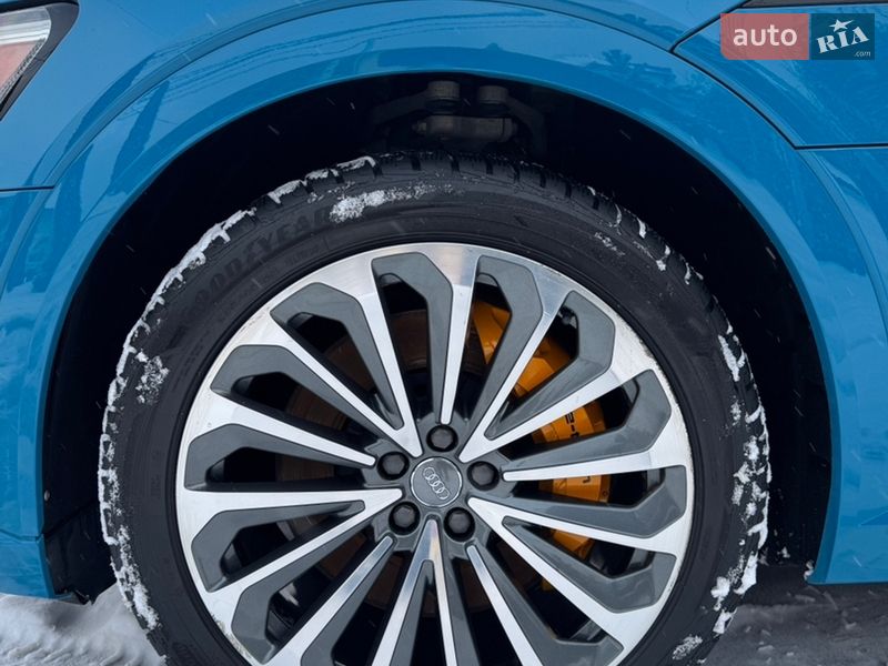 Внедорожник / Кроссовер Audi e-tron 2019 в Львове