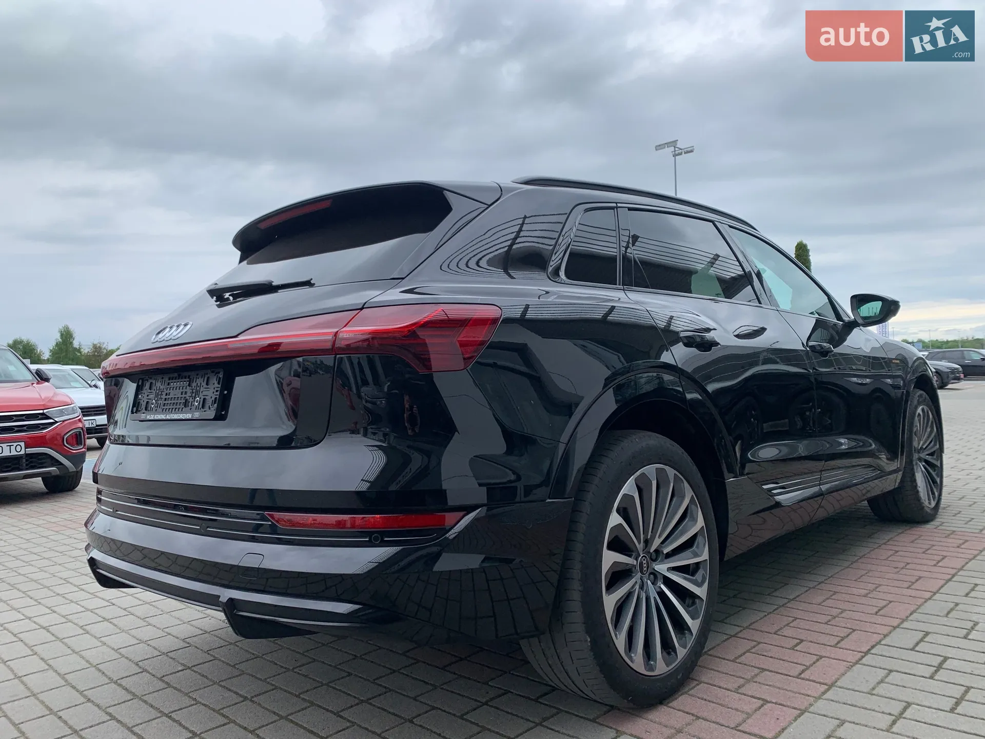 2020 Audi e-tron - мініатюра 9