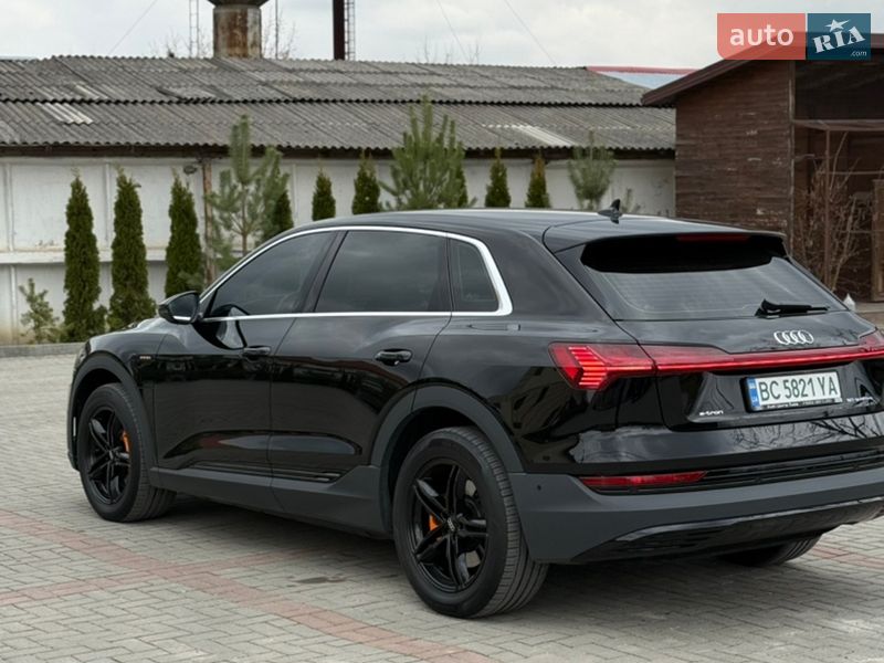 Позашляховик / Кросовер Audi e-tron 2021 в Золочеві