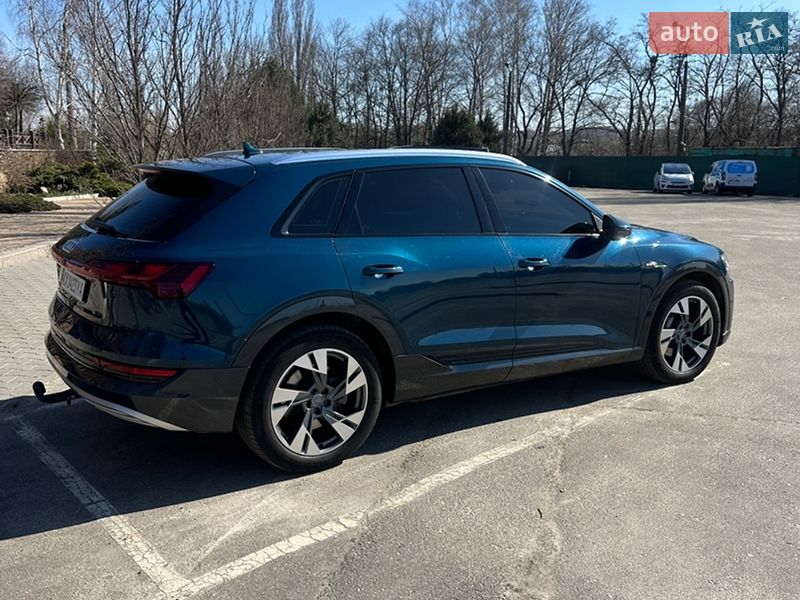 Внедорожник / Кроссовер Audi e-tron 2019 в Харькове фото 6 Внедорожник / Кроссовер Audi e-tron 2019 в Харькове