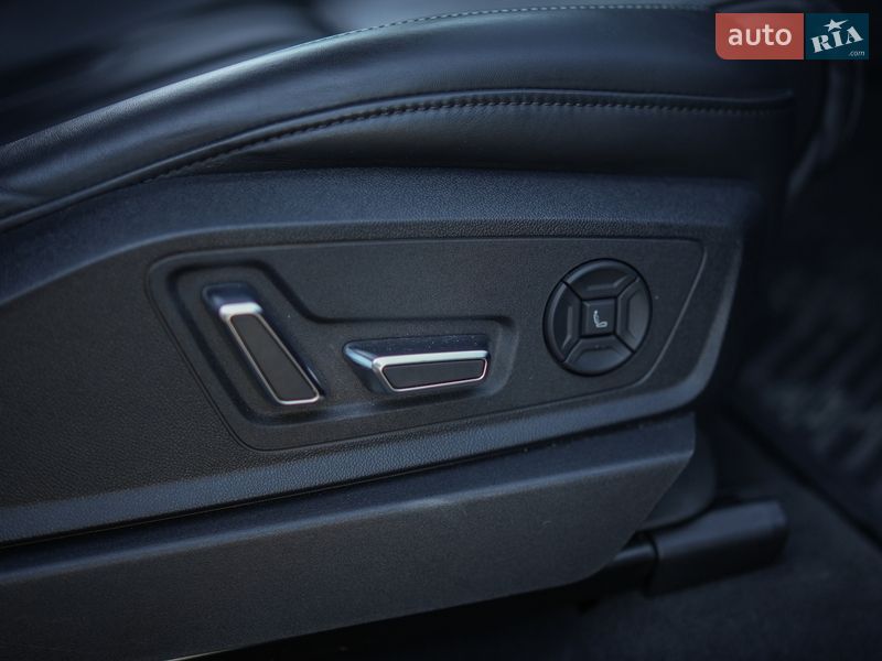 Внедорожник / Кроссовер Audi e-tron 2019 в Вараше фото 10 Внедорожник / Кроссовер Audi e-tron 2019 в Вараше