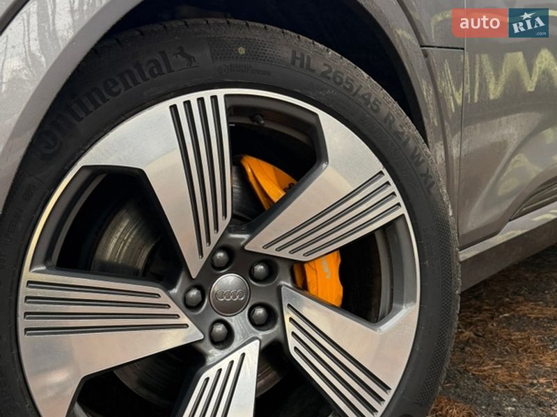 Внедорожник / Кроссовер Audi e-tron 2019 в Киеве фото 11 Внедорожник / Кроссовер Audi e-tron 2019 в Киеве
