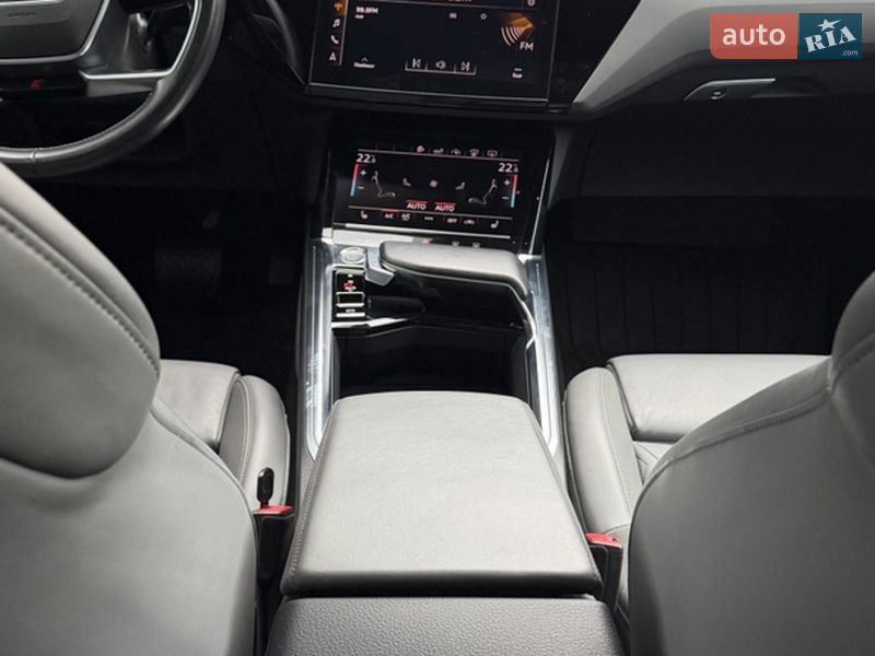 Внедорожник / Кроссовер Audi e-tron 2019 в Киеве фото 17 Внедорожник / Кроссовер Audi e-tron 2019 в Киеве