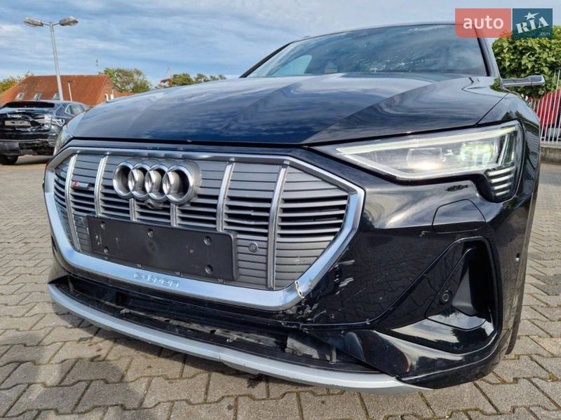Внедорожник / Кроссовер Audi e-tron 2020 в Киеве