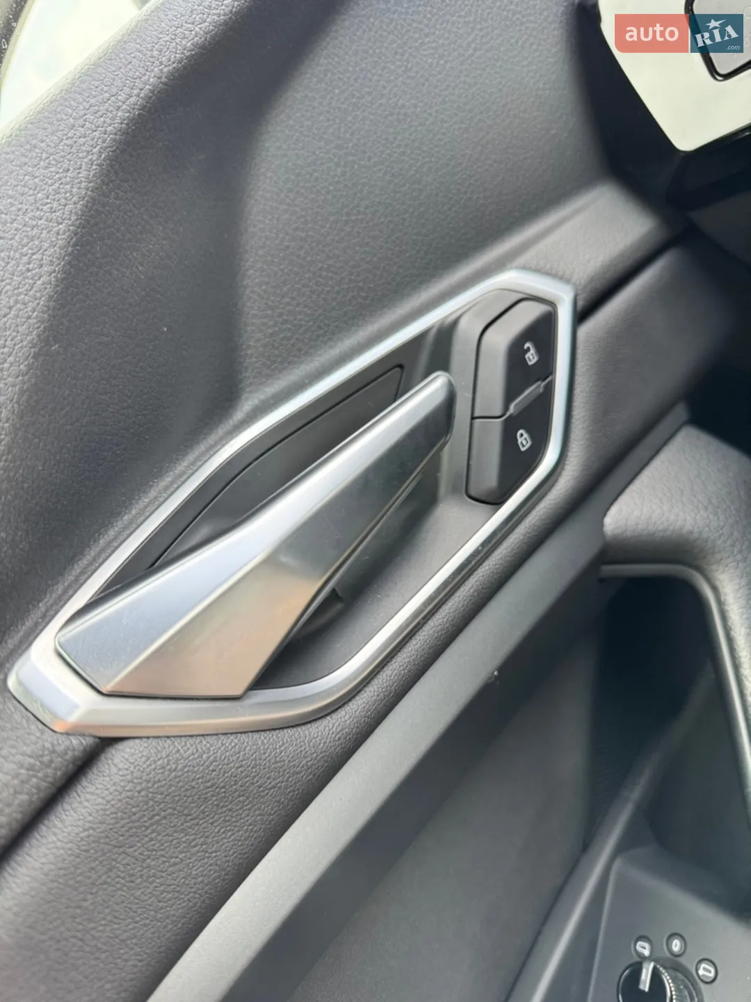2019 Audi e-tron - мініатюра 16