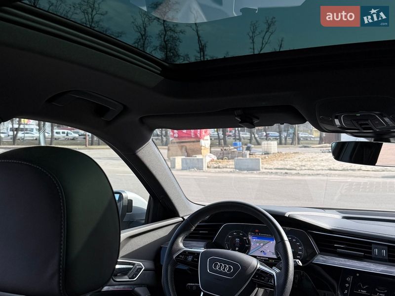Внедорожник / Кроссовер Audi e-tron 2022 в Киеве