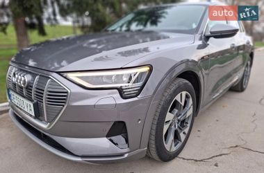Позашляховик / Кросовер Audi e-tron 2020 в Чернівцях