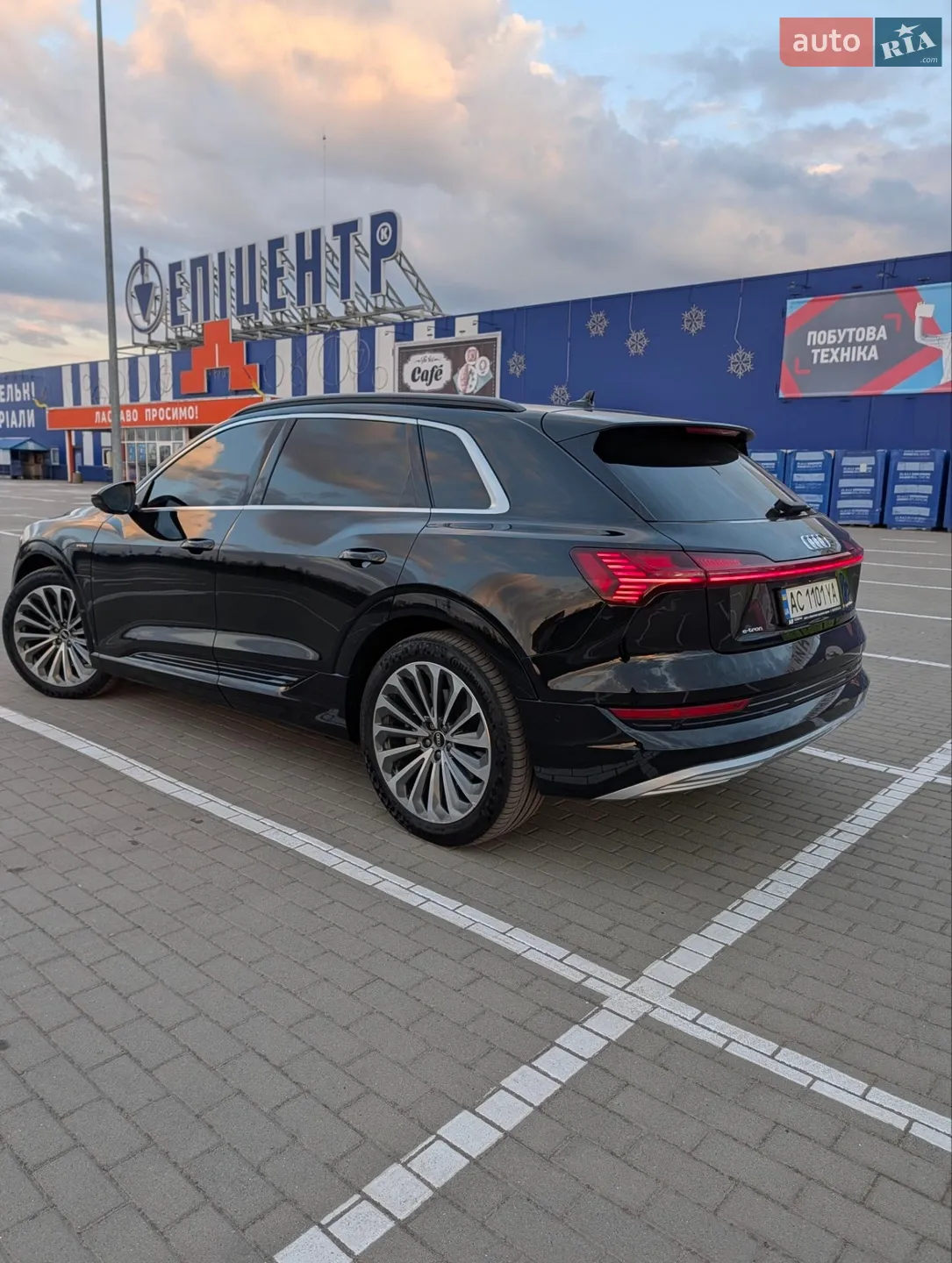 2020 Audi e-tron - мініатюра 21