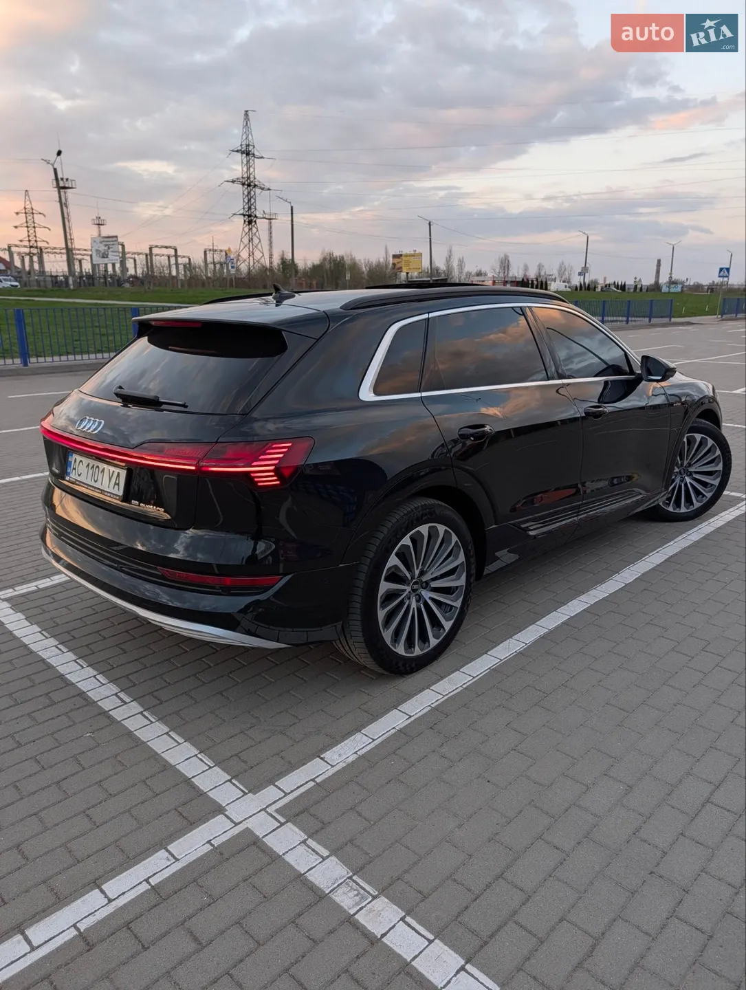 2020 Audi e-tron - мініатюра 13