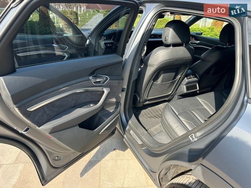 Внедорожник / Кроссовер Audi e-tron 2019 в Ирпене фото 38 Внедорожник / Кроссовер Audi e-tron 2019 в Ирпене